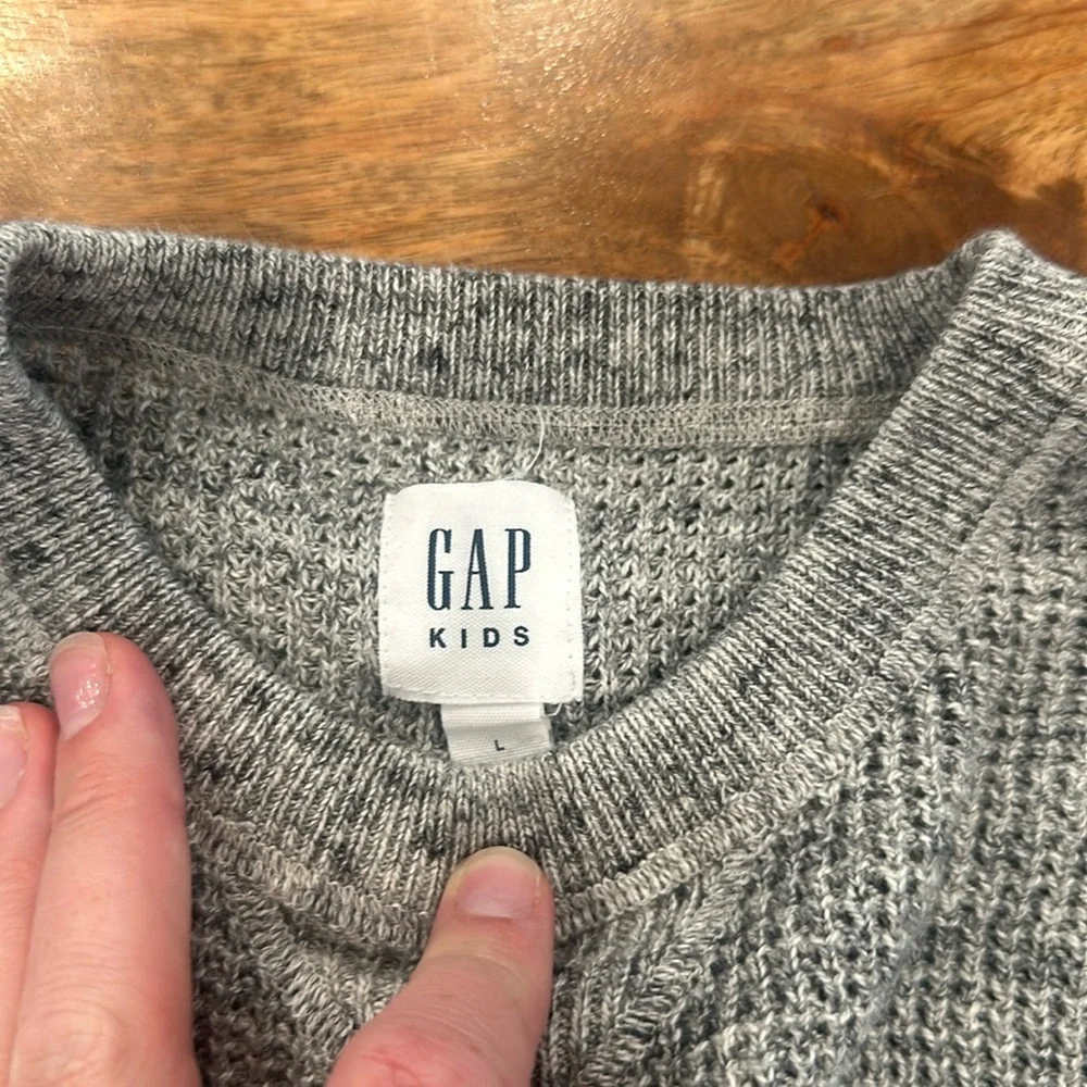 Gap gray waffle knit sweater kids L